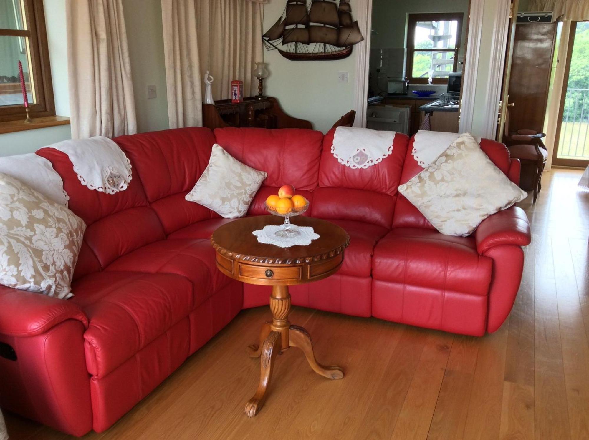 Room In Apartment - Bluebell Apartment Suite With Separate Lounge Area トルーロー エクステリア 写真