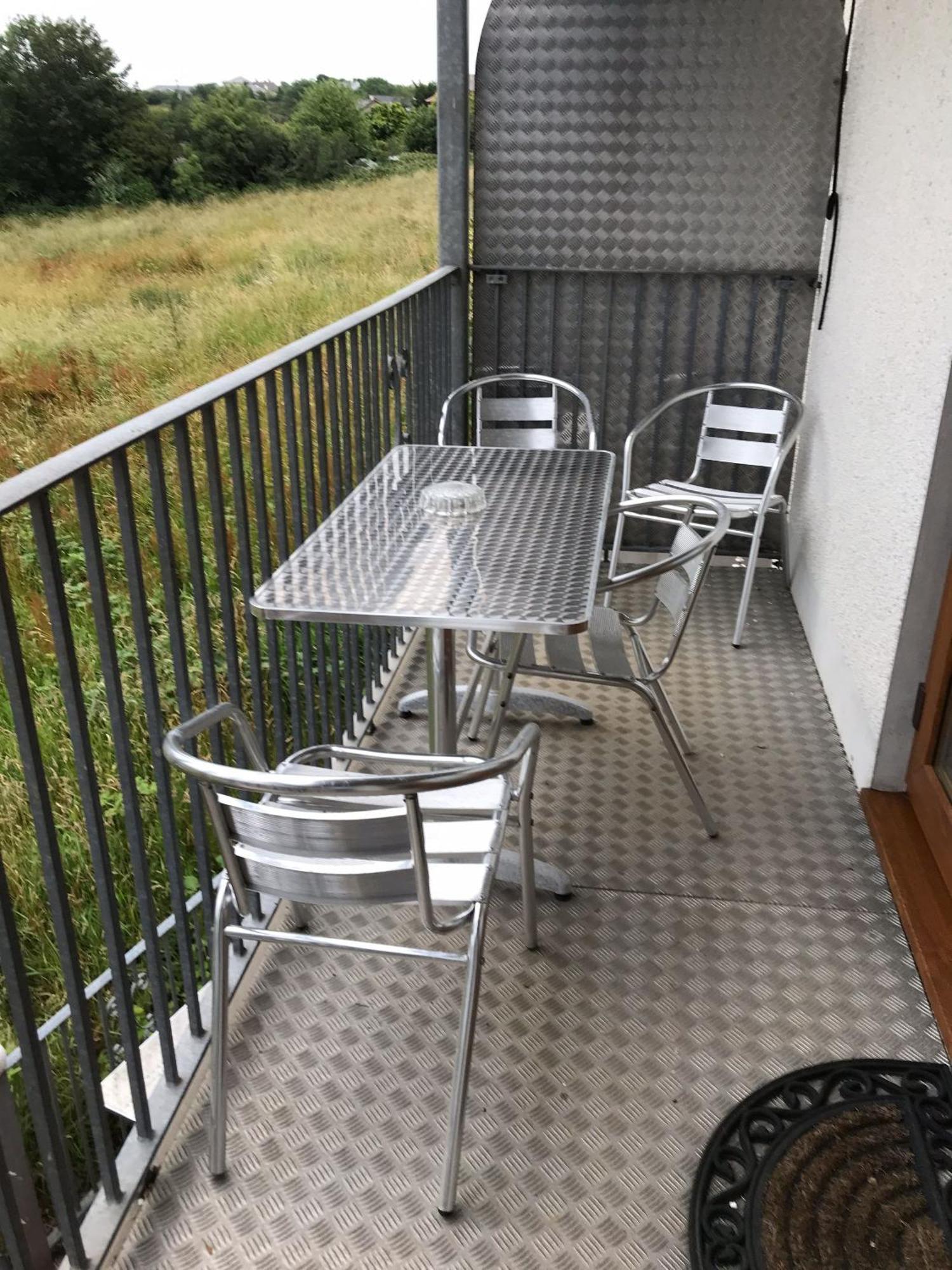 Room In Apartment - Bluebell Apartment Suite With Separate Lounge Area トルーロー エクステリア 写真